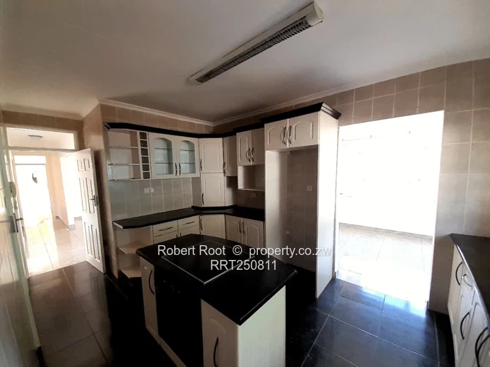 4 bedroom Apartment to Rent in Philadelphia.