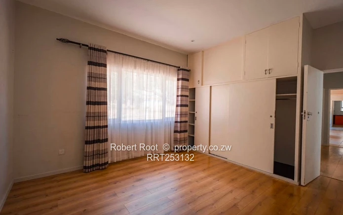 4 bed family home in Glen Lorne