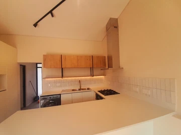 2 Bedroom Flat & Apartment