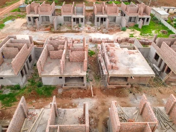 4 Bedroom Flat & Apartment