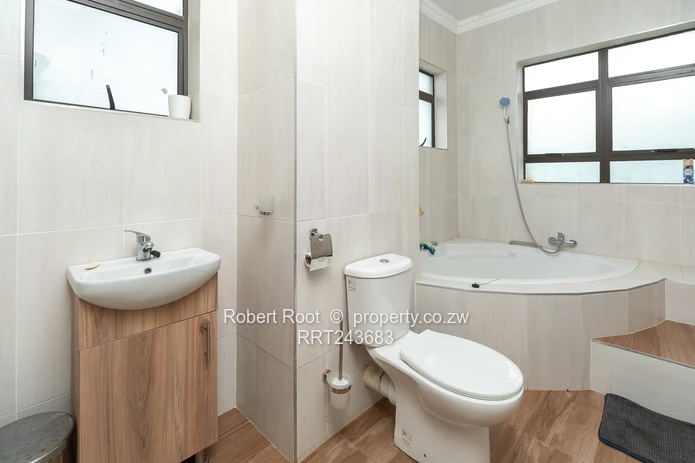 Stunning 3 bed fully furnished apartment!