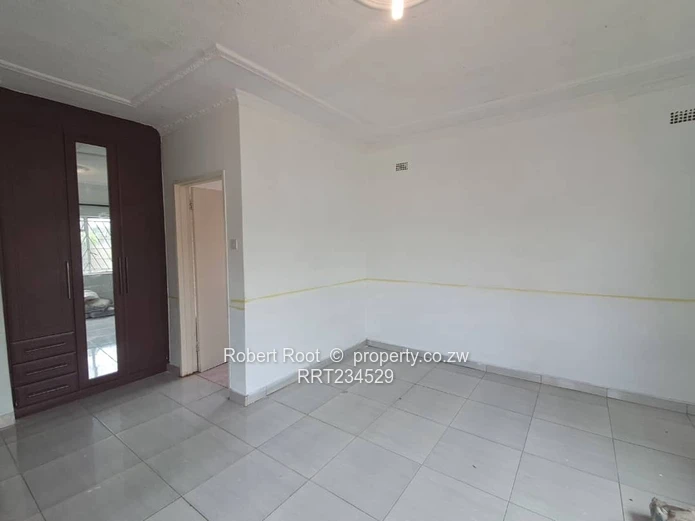 4 bed family home in Parktown