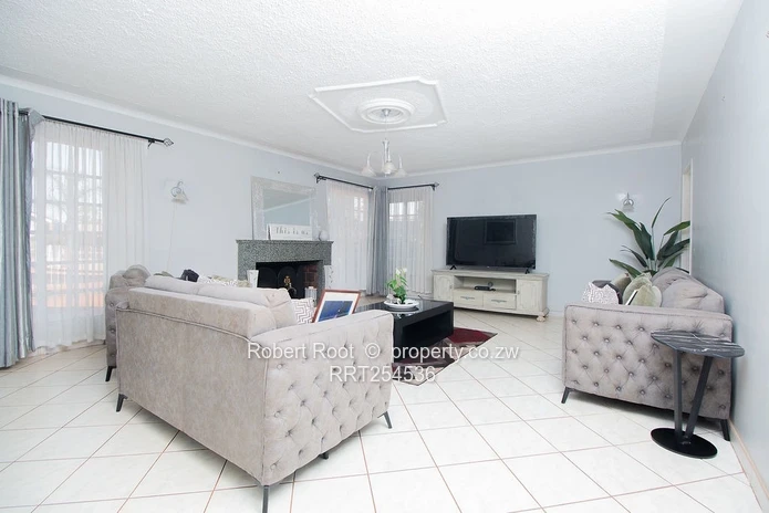 Prime 5 Bedroom Home for Sale in Helensvale