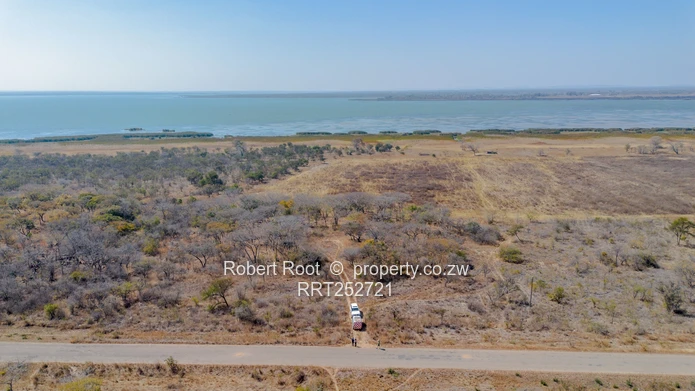 1.56ha at Darwendale with Lake View