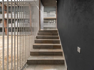 2 Bedroom Flat & Apartment