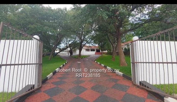 7 room Guest Lodge in Victoria Falls