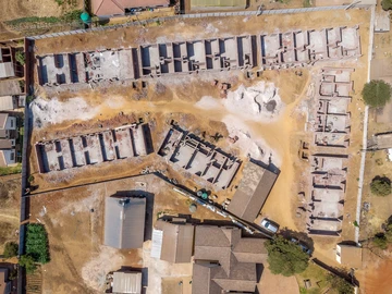 2 Bedroom Flat & Apartment