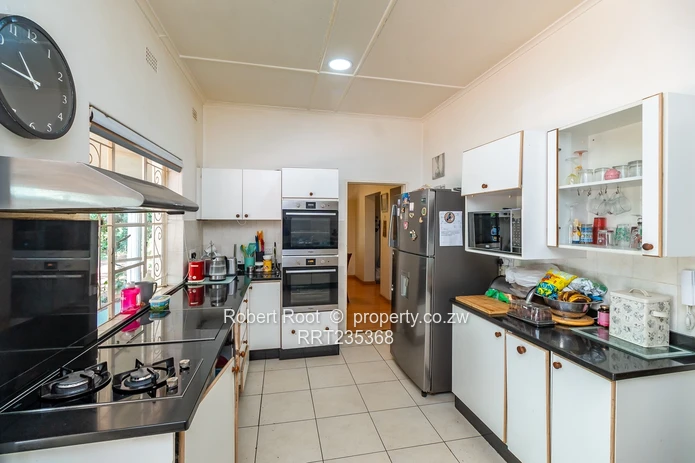 Spacious 6-Bedroom Family Home opposite Chisipite Snr School – Chisipite