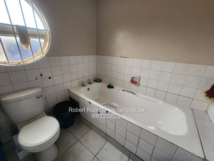 3 Bedroom Duplex Flat to Rent in Marlborough 