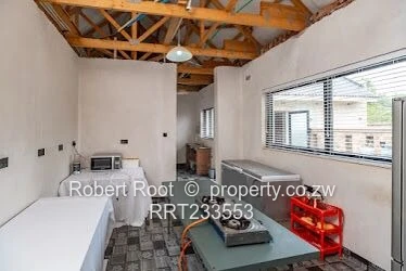 Stunning Home in Prestigious Neighboorhood