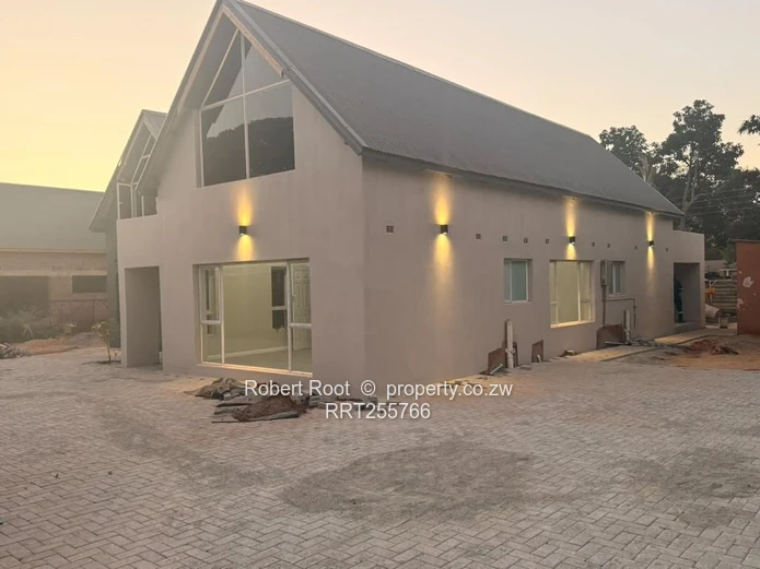 Lovely 4 bed cluster with upstairs loft!