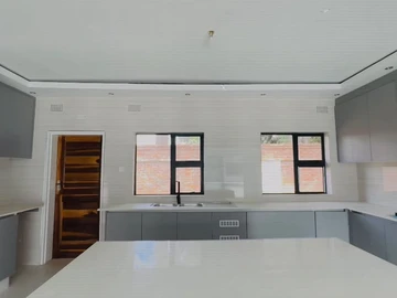 2 Unit Townhouse Complex