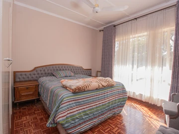 6 Bedroom House
