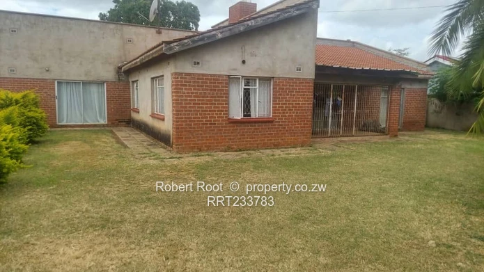 Family home awaits you! (Sole Mandate)