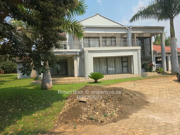 6 Bedroom Executive Townhouse to Rent in Helensvale