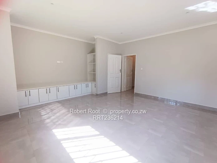 Modern 3 bed family home in Chisipite