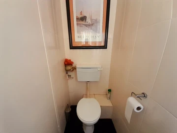 2 Bedroom Flat & Apartment