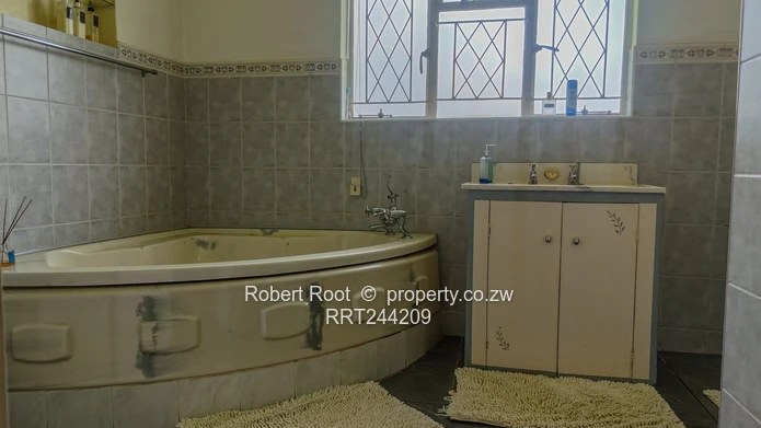 Peaceful Family Home on 4,217sqm | Mt Pleasant (Just off Harare Drive)
