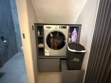 3 Bedroom Flat & Apartment