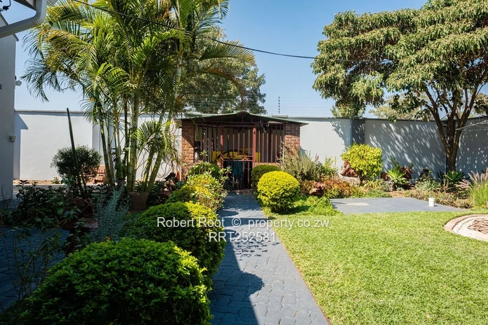 Exceptional 5-bedroom Family Home for Sale| Rockview