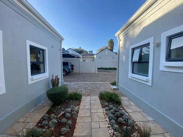 5 Unit Townhouse Complex