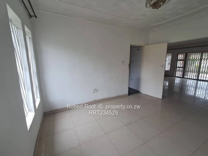 4 bed family home in Parktown