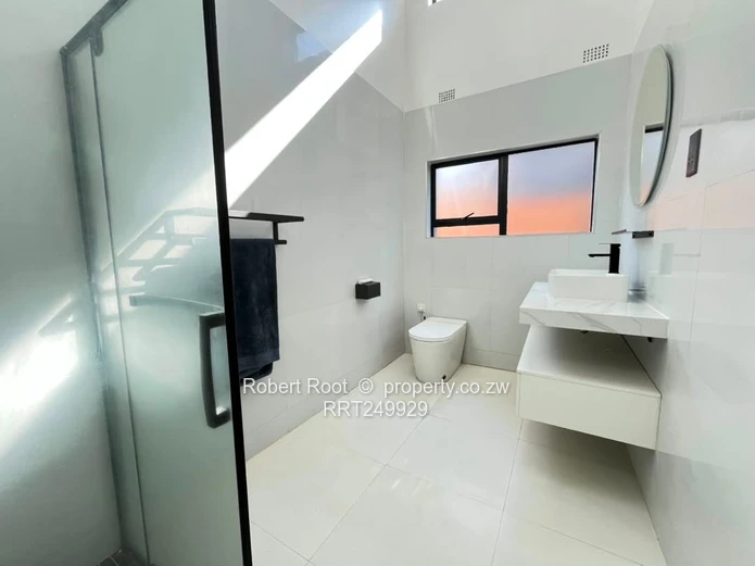 Modern 3 bed Cluster in Mount Pleasant