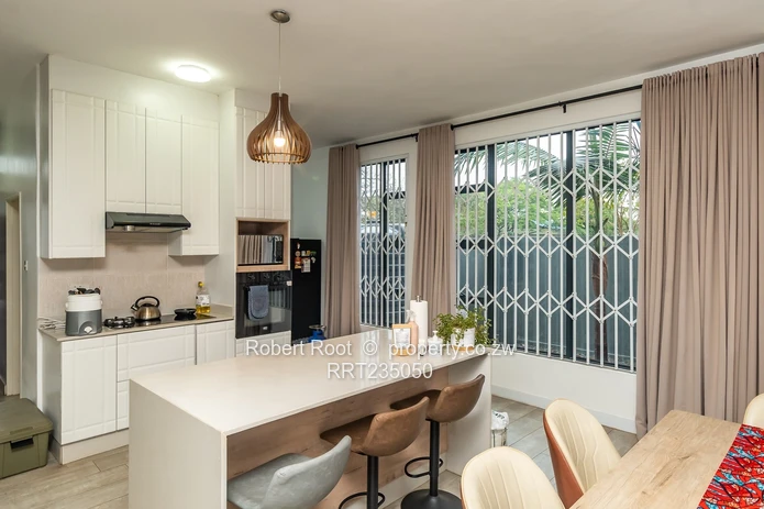 Beautiful 3 Bed Townhouse in Central Avondale 