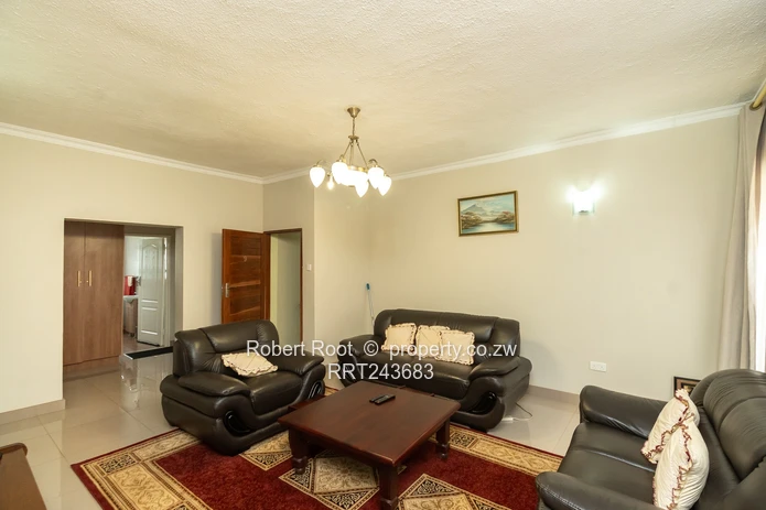 Stunning 3 bed fully furnished apartment!