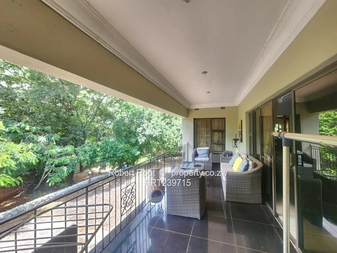 Stylish 4 Bedroom house to Rent In Helensvale