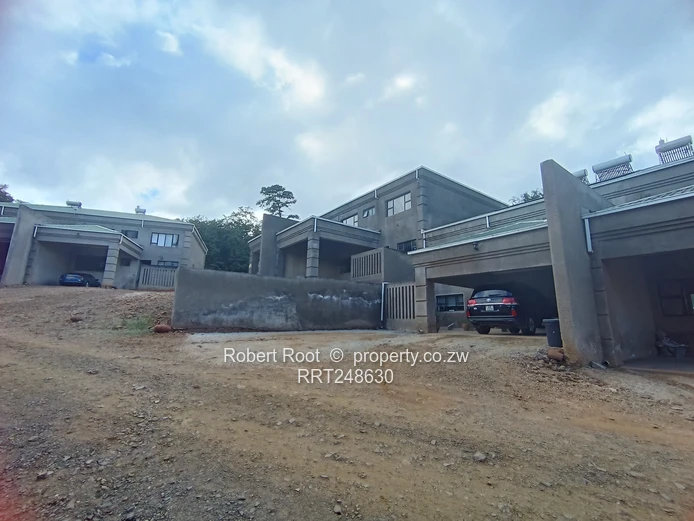 3 bed complex home in Greystone Park