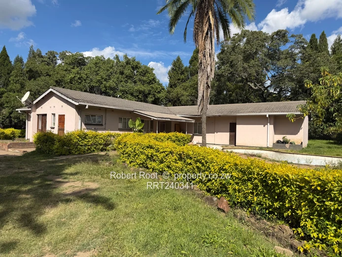 Stunning Road Road Frontage!