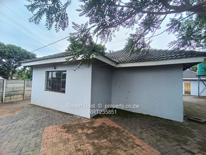 3 bed cottage in Marlborough