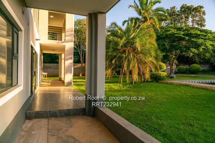 Luxury 5-Bed Cluster House With Pool-Chisipite