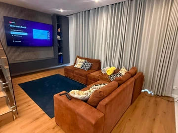 3 Bedroom Flat & Apartment