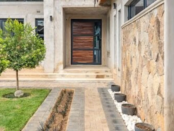 7 Unit Townhouse Complex