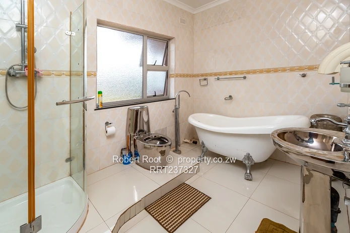 Exclusive Luxury 6-Bedroom Home On 6,000 Sqm 