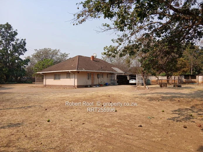 Harare Drive Frontage: 8239 sqm with a 4-Bed Home (Sole Mandate)