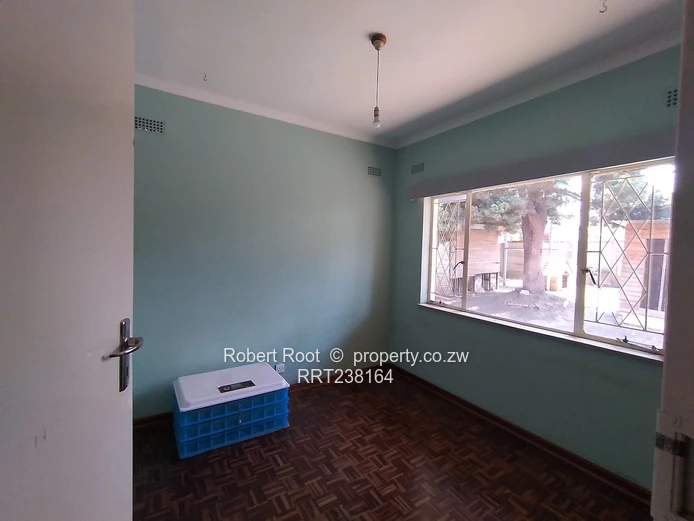 3 bed family home in Avondale West