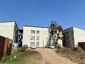 2 Bedroom Flat & Apartment