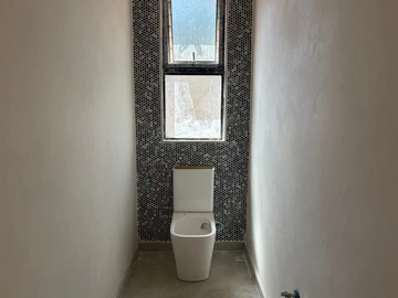 4 Bedroom Flat & Apartment