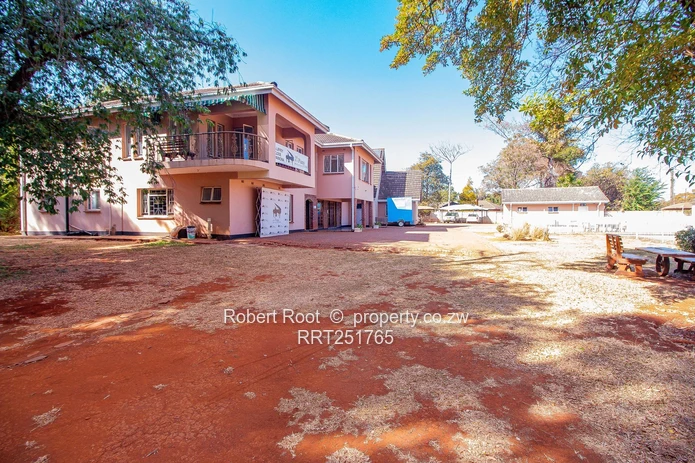Vainona 5-Bed Home with Pool on 5,260m²  (Sole Mandate)