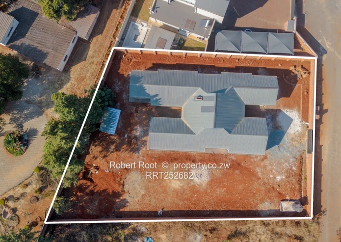 Modern newly built, 4 Bed family home, on 2000 sqm, off Carrick Creagh in Quinnington, Harare.