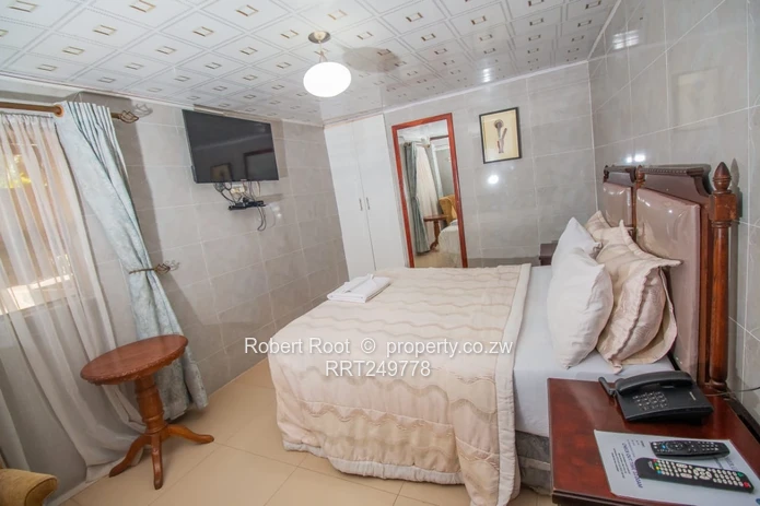 Exceptional fully furnished BNB in Hillside (Sole Mandate)