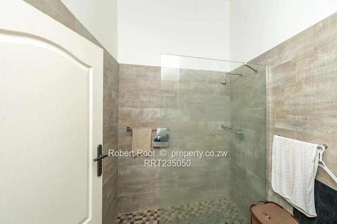 Beautiful 3 Bed Townhouse in Central Avondale 