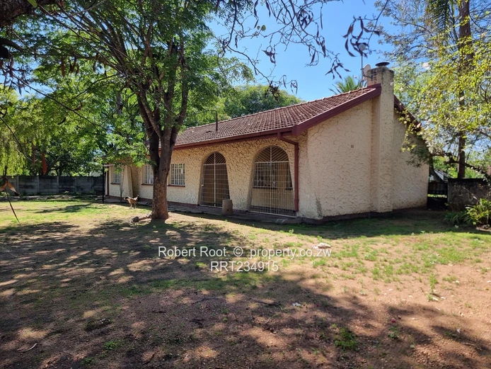 Family Home on 2090sqm in Sought After Rhodene, Masvingo