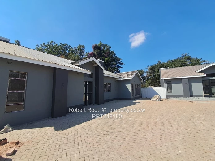 Brand new 4 bed family cluster
