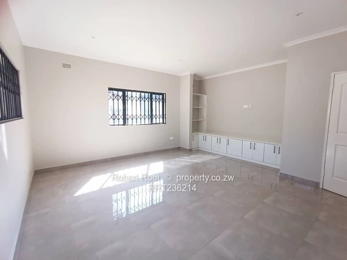 Modern 3 bed family home in Chisipite