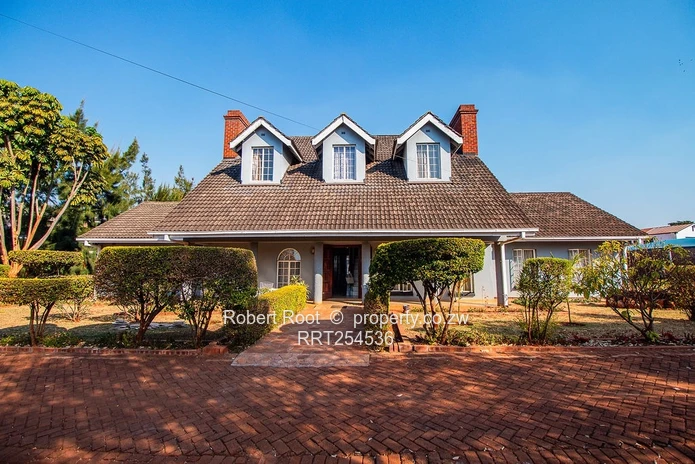 Prime 5 Bedroom Home for Sale in Helensvale