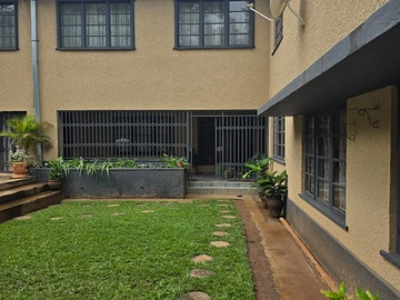 8 Bedroom House